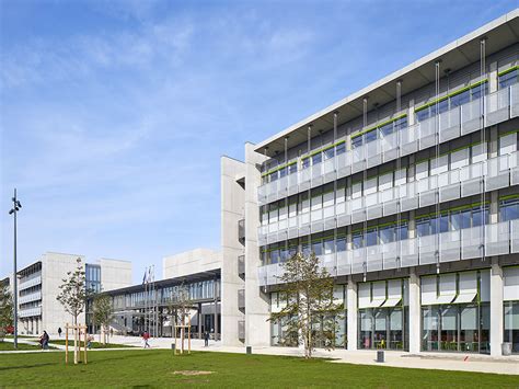 université paris saclay wikipedia.